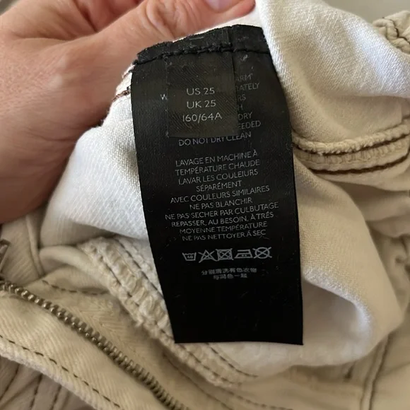 BDG Jeans - Picture 6 of 7